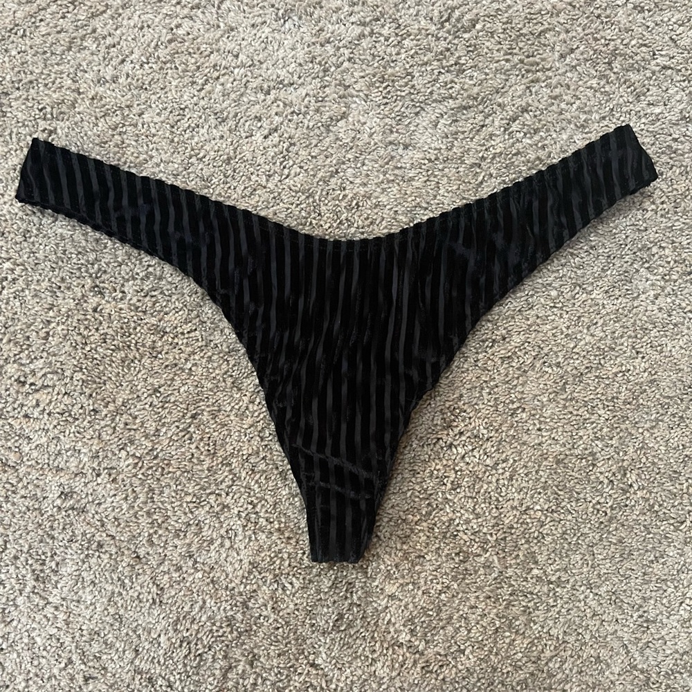 BNWOT Love Pink Thong💖